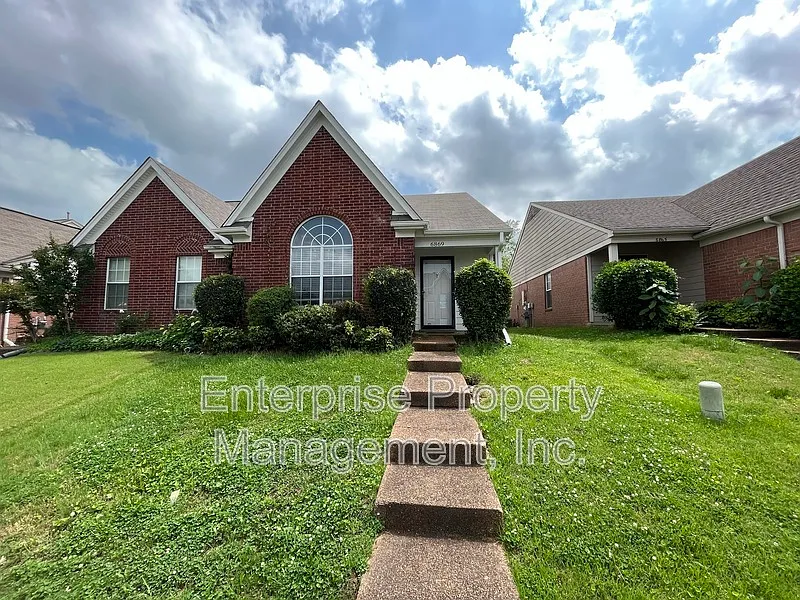 3 bed, 2.5 bath, 1500 sqft, $1,695 — Photo 1