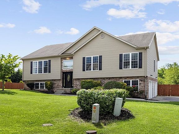 3rd image of 6402 Graystone Dr
