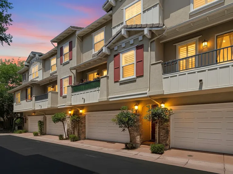 2115 Cosmo Way — Photo 36