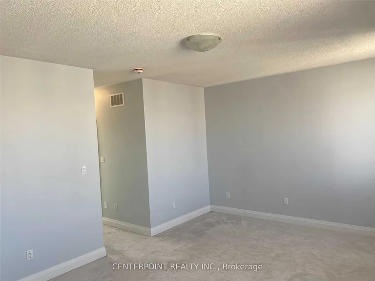 8 McClarys Way — Photo 13