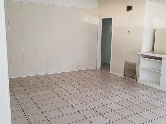 3rd image of 1128 Ginsberg Dr