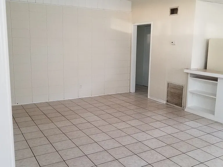 1128 Ginsberg Dr — Photo 3