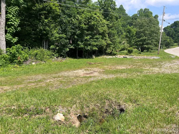 17 Cabbage Patch Rd, Burnsville, NC 28714