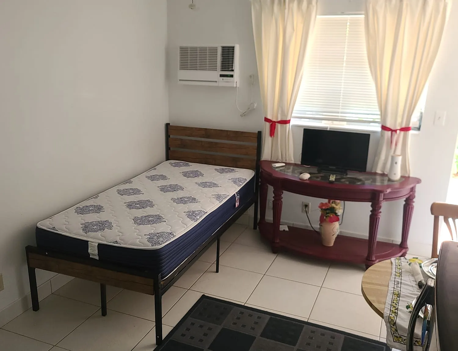 Studio, 275 sqft, $1,195 — Photo 4