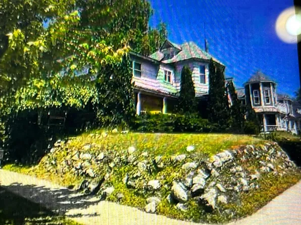 803 E Mitchell St, Petoskey, MI 49770
