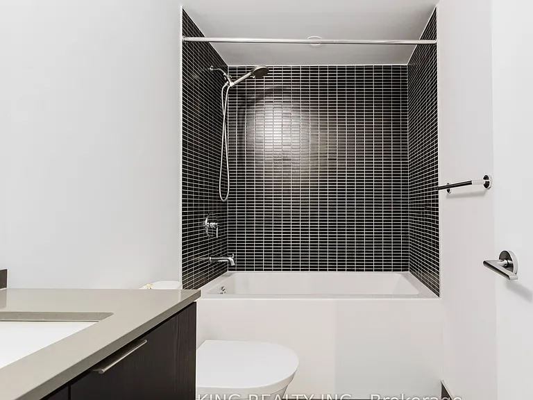 1 Jarvis St #531 — Photo 40