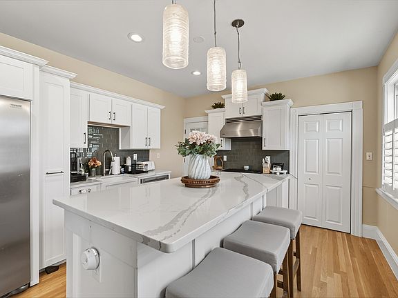 4th image of 285 Neponset Ave #C