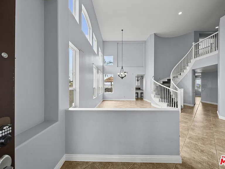 28760 Bridger Ct — Photo 5