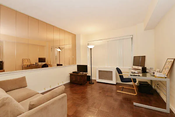 Sold by Living New York | media 5