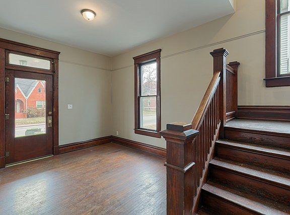 3rd image of 408 W 9th St