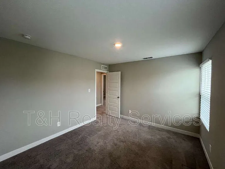 19946 Edwick Dr — Photo 10