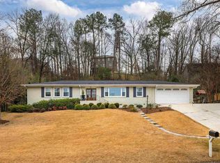 2069 Lakewood Dr, Vestavia Hills, AL 35216