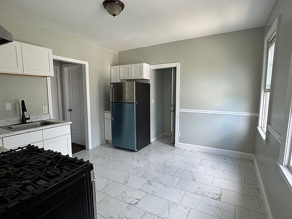 3rd image of 63 Lombard St #3