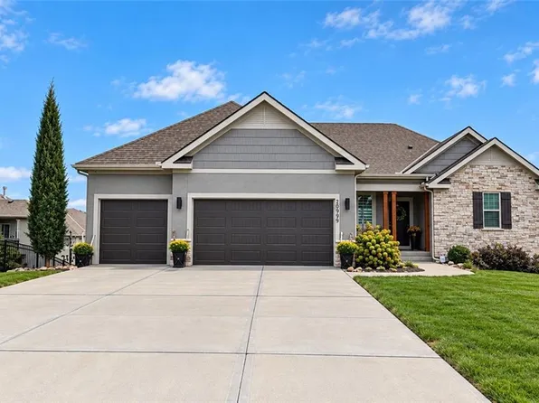 20909 W 189th St, Spring Hill, KS 66083
