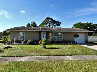 184 NE Bracken Rd, Port Saint Lucie, FL 34983