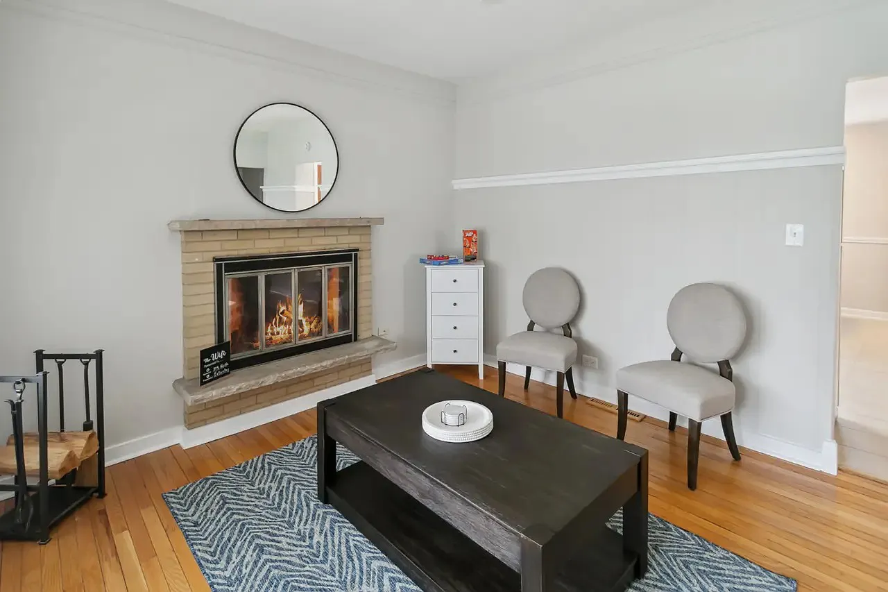 3 bed, 1400 sqft, $4,000 — Photo 3