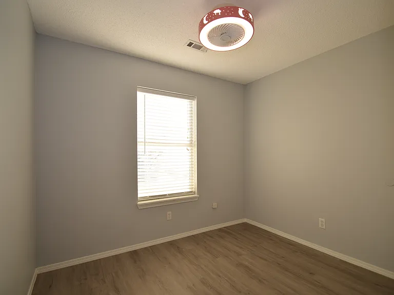 2515 SE 3rd St — Photo 5