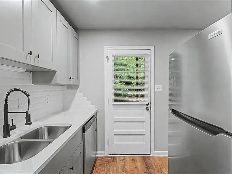 2430 Coosawattee Dr NE — Photo 5