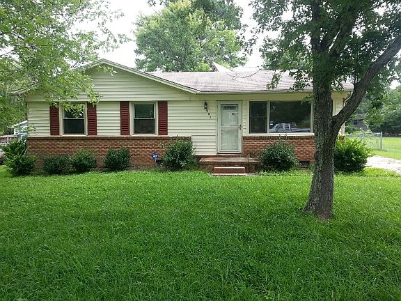 2nd image of 904 Holt Ave