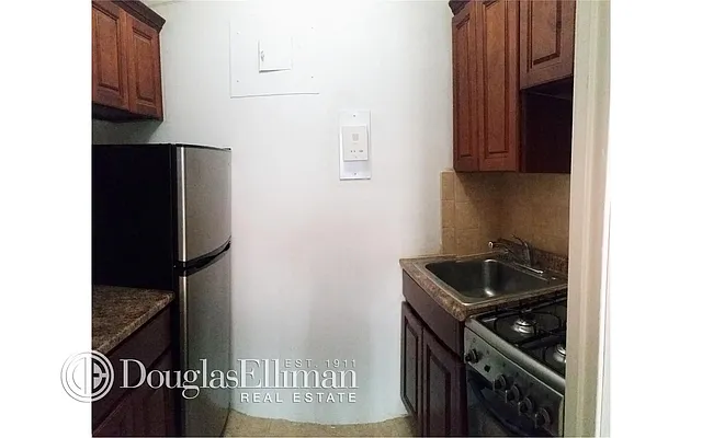 Sold by Douglas Elliman | media 7