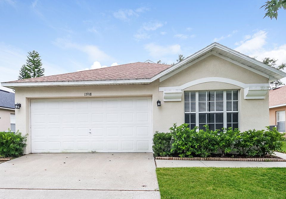 1st image of 13918 Valleybrooke Ln