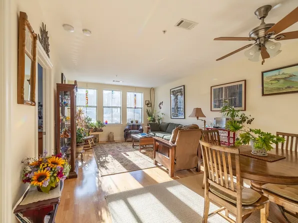 1 Harvest Dr #110, North Andover, MA 01845