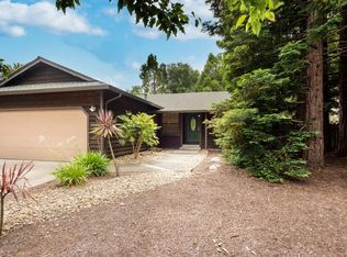 2458 Gads Hill St, Santa Rosa, CA 95401