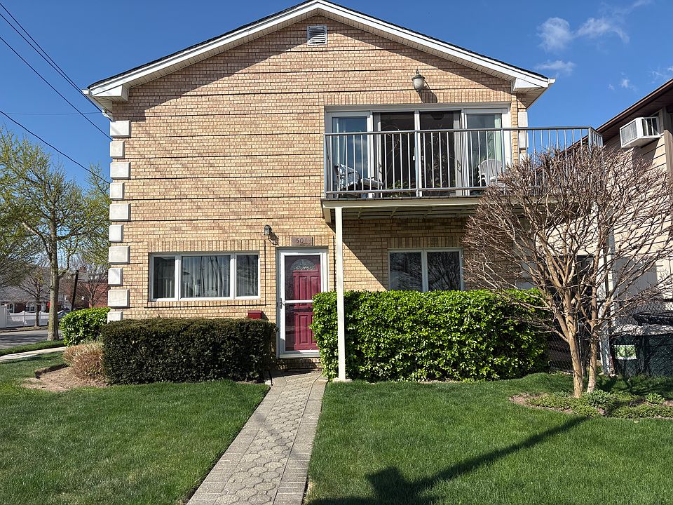 1st image of 12404 Cronston Ave #1