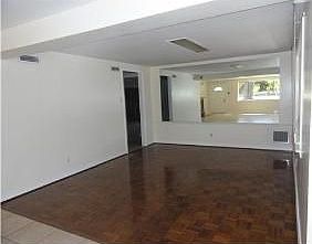 3rd image of 3035 Curtis Ln