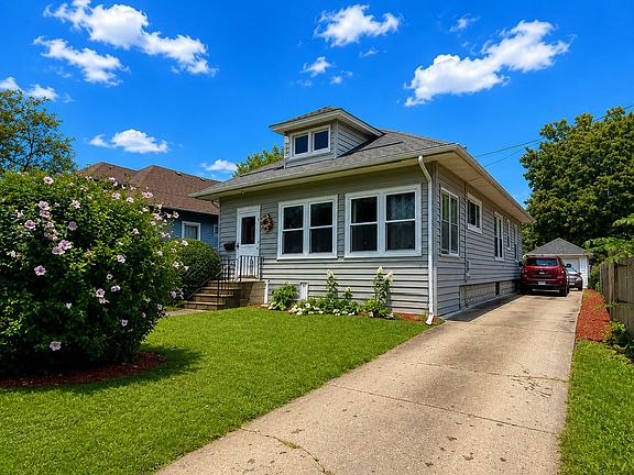 2nd image of 319 Oak St