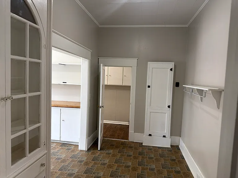 422 W Main St #1 — Photo 22
