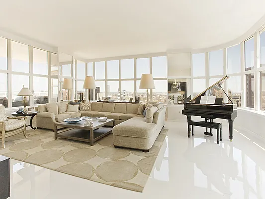 Sold by Sotheby's International Realty | media 1