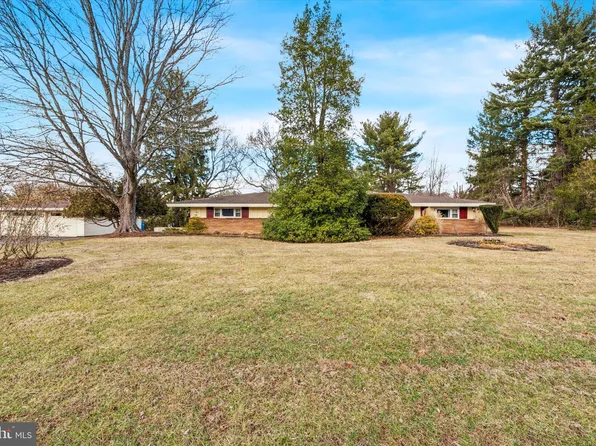 993 Deerfield Ln, Kennett Square, PA 19348