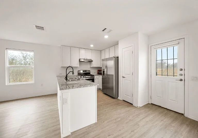 5703 Dewberry Run — Photo 11