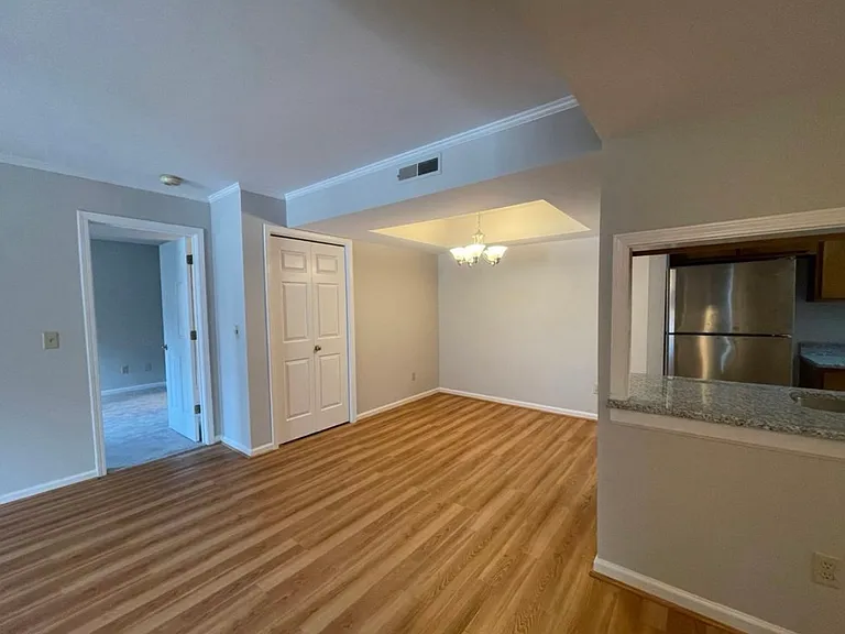 237 Hillsboro Pl — Photo 6