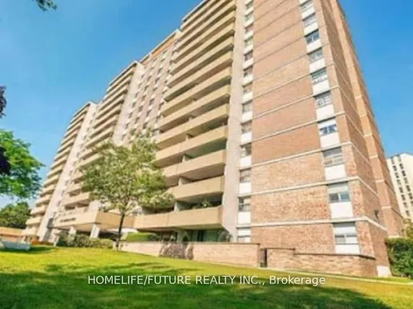 120 Dundalk Dr #210, Toronto, ON M1P 4V9