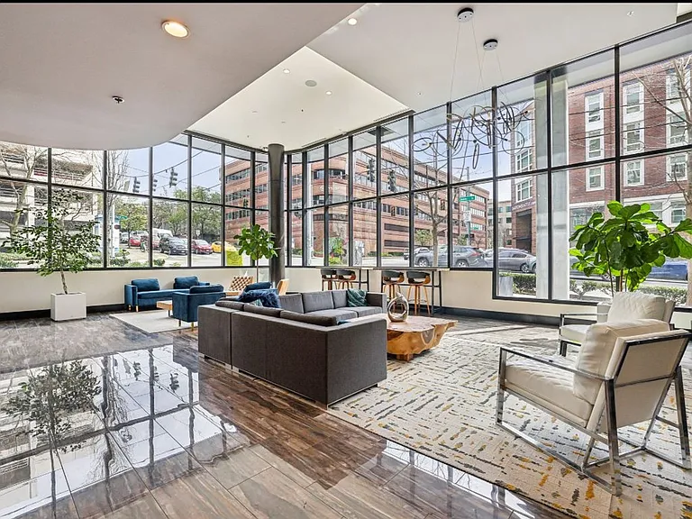 Lexington Apartments — Photo 6