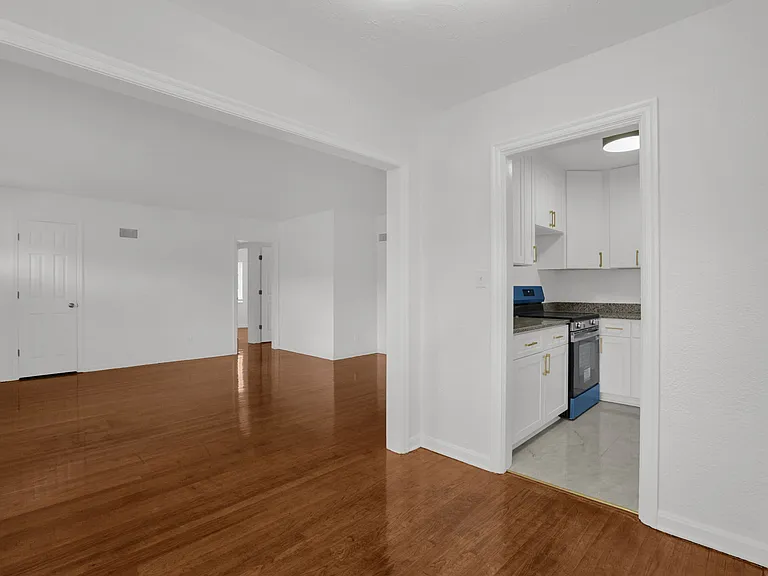 1604 Margate Ave — Photo 7