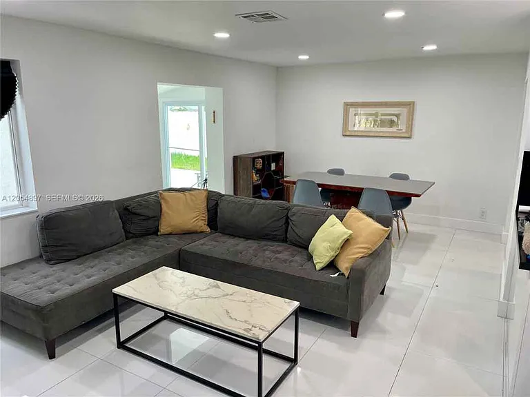 6610 Cody St — Photo 11