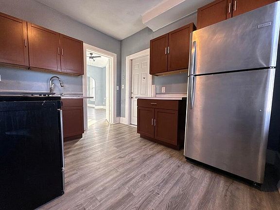 5th image of 930 Marquette STREET