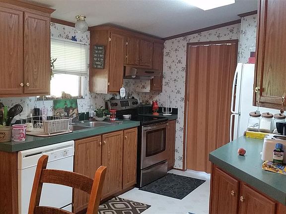 3rd image of 118 Highview Dr