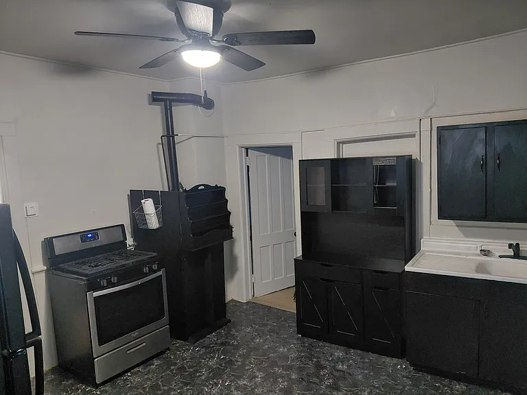19 Lancaster St #2 — Photo 6