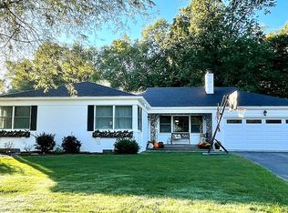 12 Watch Hill Rd, Rock Island, IL 61201