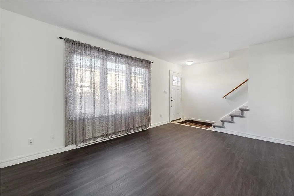3 bed, 1.5 bath, $2,100 — Photo 4