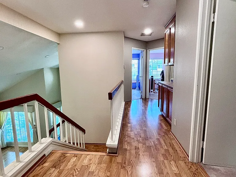 1084 Sunrise Dr — Photo 15