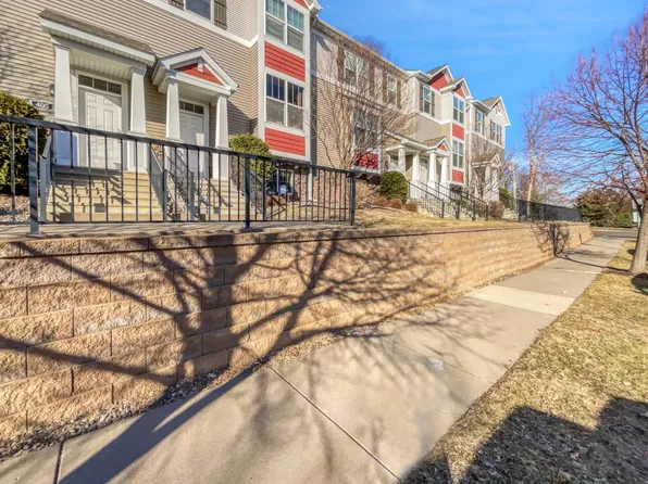 405 Lookout Pl, Minneapolis, MN 55421