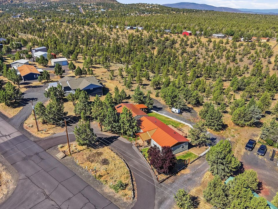 1st image of 5433 SE David Way