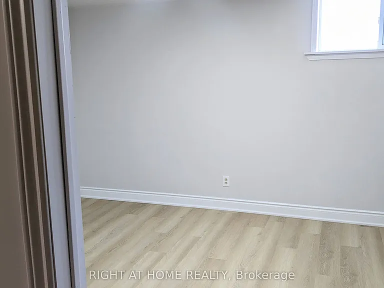 1258 Stacey Rd — Photo 12