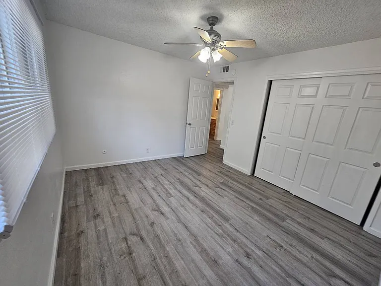 1110 Ivy St #4 — Photo 5