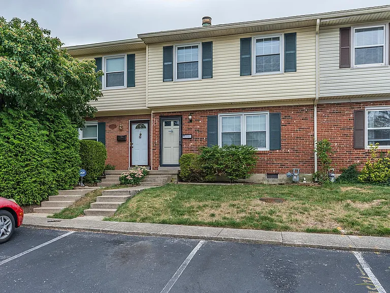 3498 Sutherland Dr — Photo 3